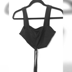 💓Cute tank top that crosses over stomach💓